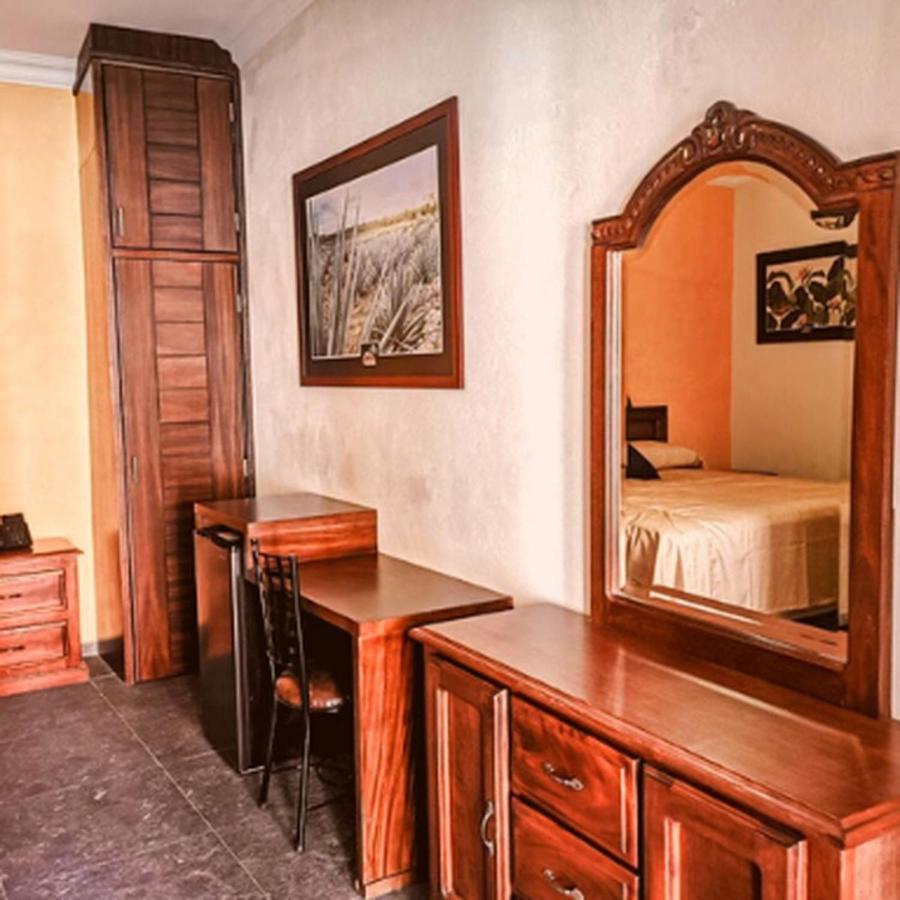 Hotel Delicias テキーラ エクステリア 写真